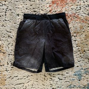 Mens Lululemon Shorts Black/Gray Size Medium